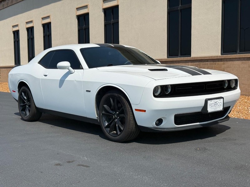 Dodge Challenger Vehicle Full-screen Gallery Image 02