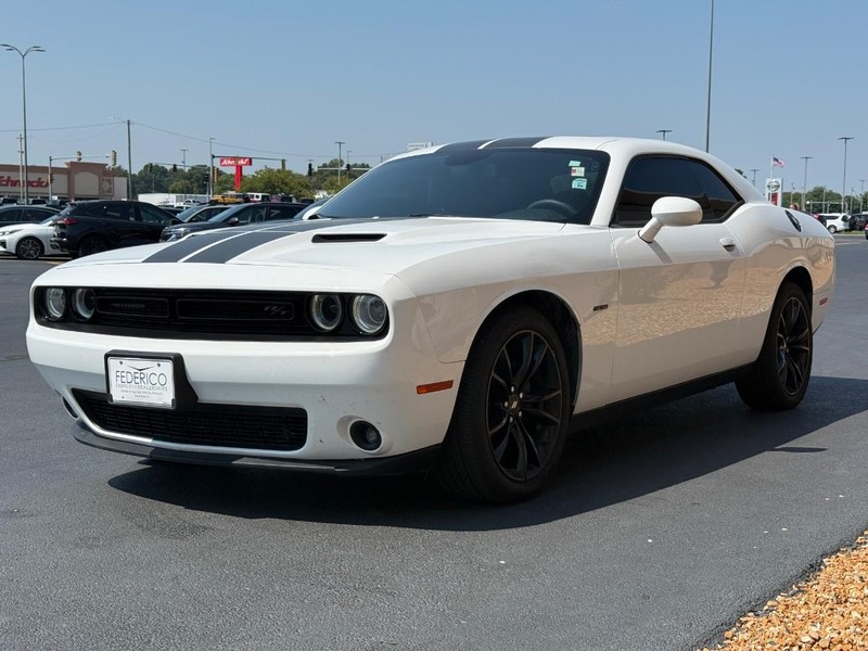 Dodge Challenger Vehicle Full-screen Gallery Image 08