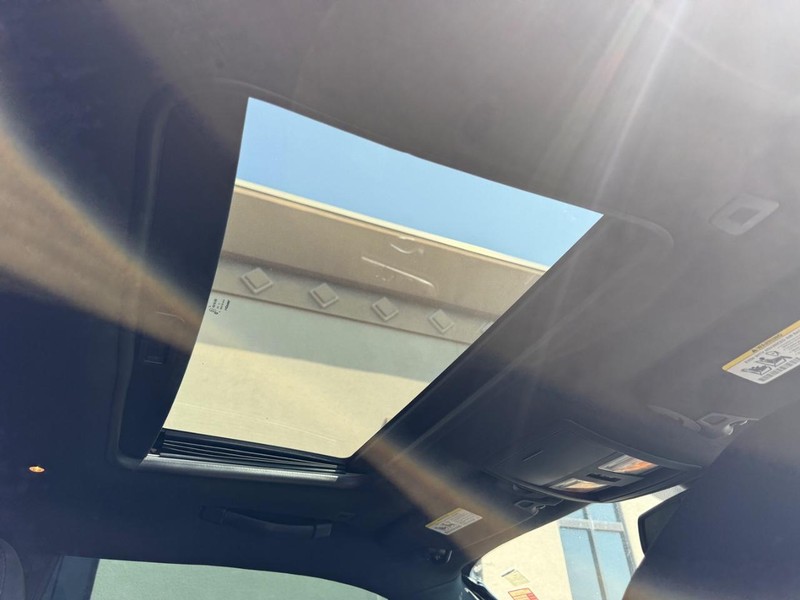 Dodge Challenger Vehicle Full-screen Gallery Image 11