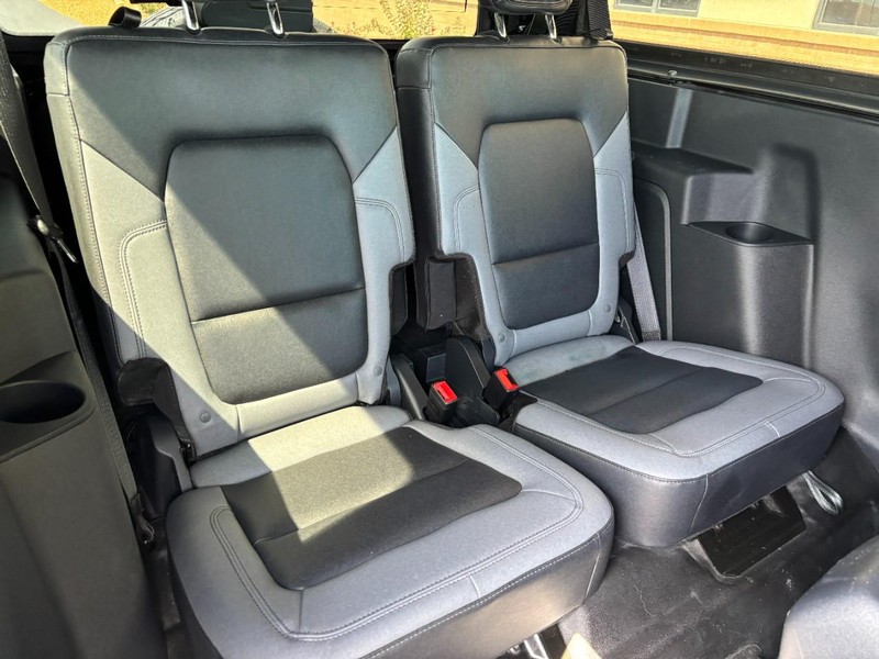 Ford Bronco Vehicle Full-screen Gallery Image 11