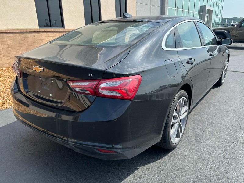 Chevrolet Malibu Vehicle Full-screen Gallery Image 03