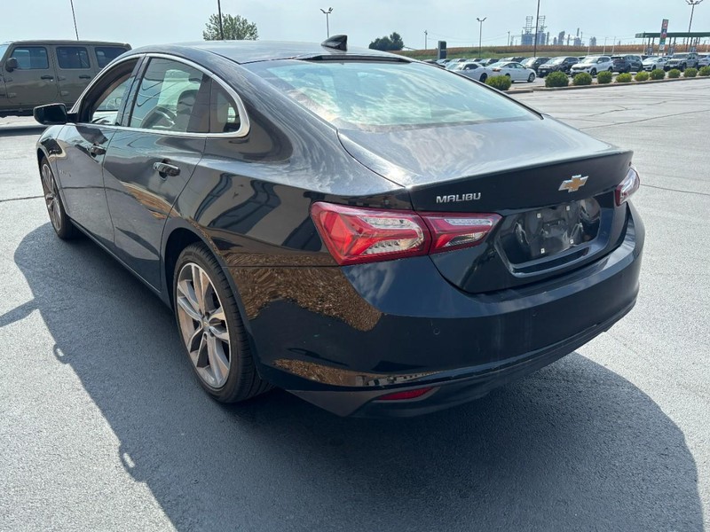 Chevrolet Malibu Vehicle Full-screen Gallery Image 05