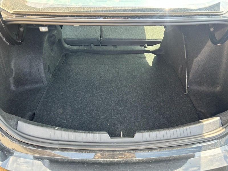 Chevrolet Malibu Vehicle Full-screen Gallery Image 06