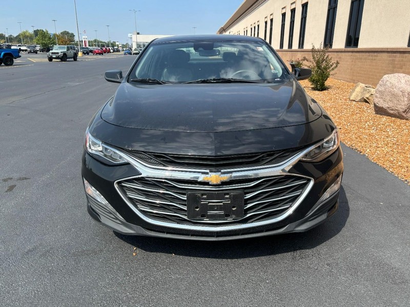 Chevrolet Malibu Vehicle Full-screen Gallery Image 08