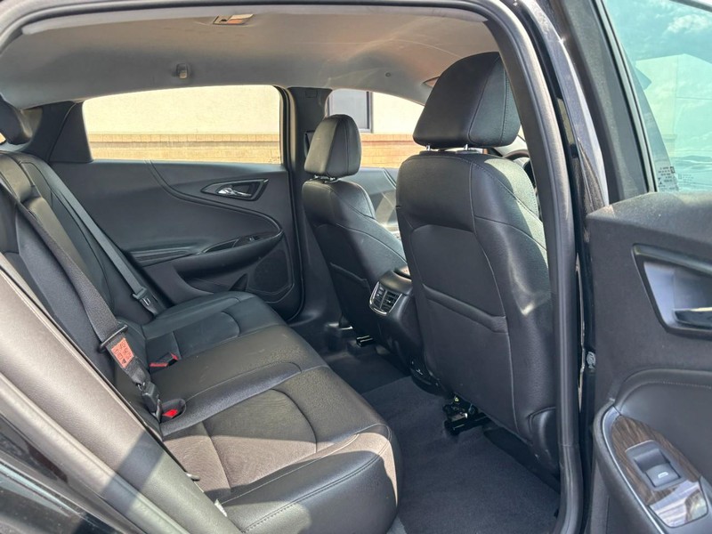 Chevrolet Malibu Vehicle Full-screen Gallery Image 09