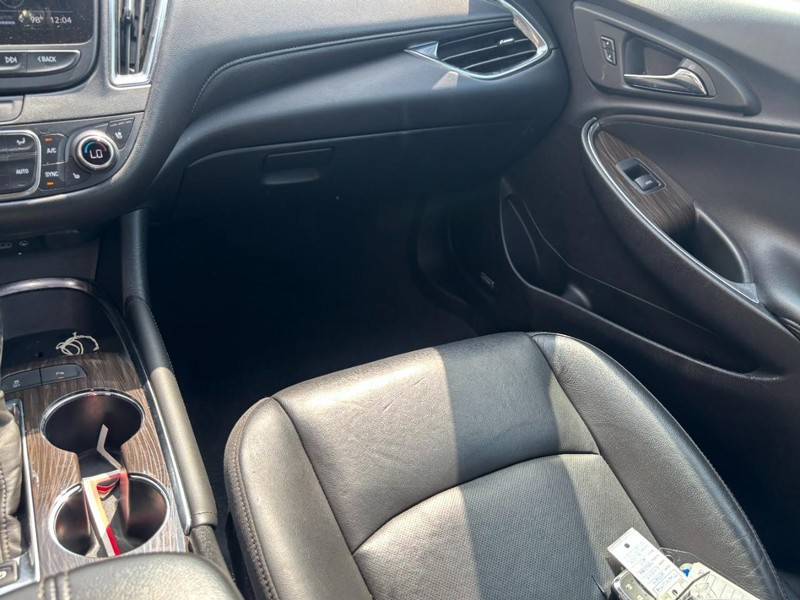 Chevrolet Malibu Vehicle Full-screen Gallery Image 13
