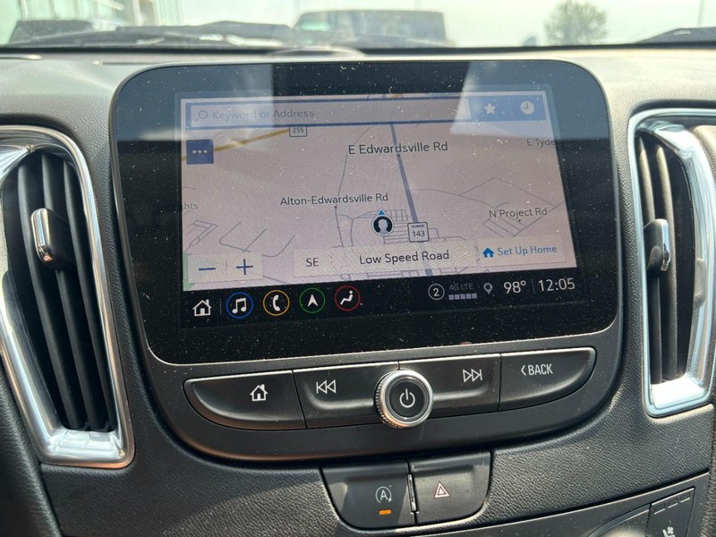Chevrolet Malibu Vehicle Full-screen Gallery Image 18