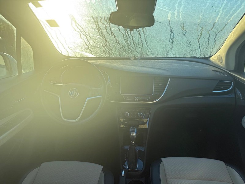Buick Encore Vehicle Full-screen Gallery Image 05