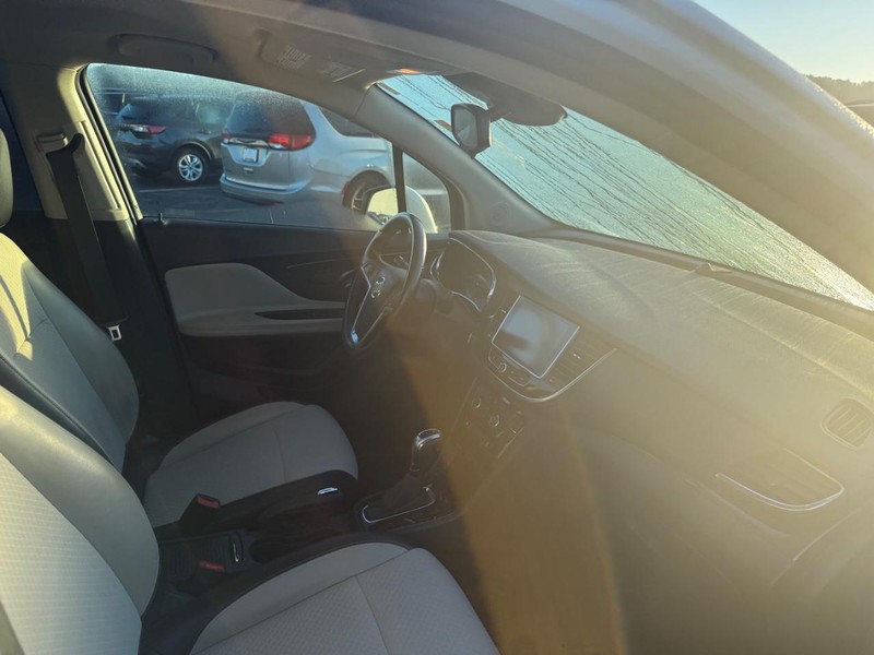 Buick Encore Vehicle Full-screen Gallery Image 07