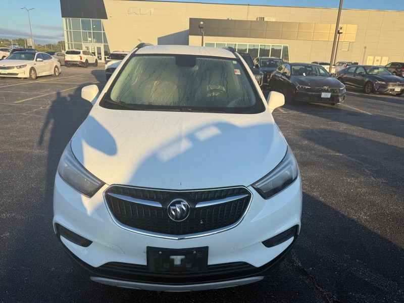 Buick Encore Vehicle Full-screen Gallery Image 09