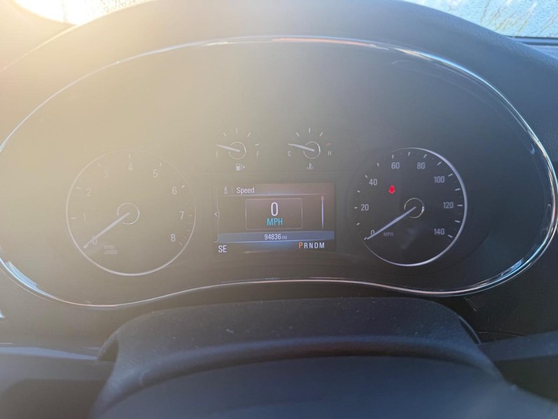 Buick Encore Vehicle Full-screen Gallery Image 15