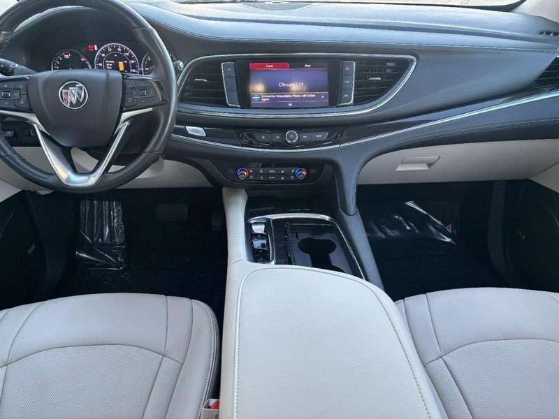 Buick Enclave Vehicle Full-screen Gallery Image 10