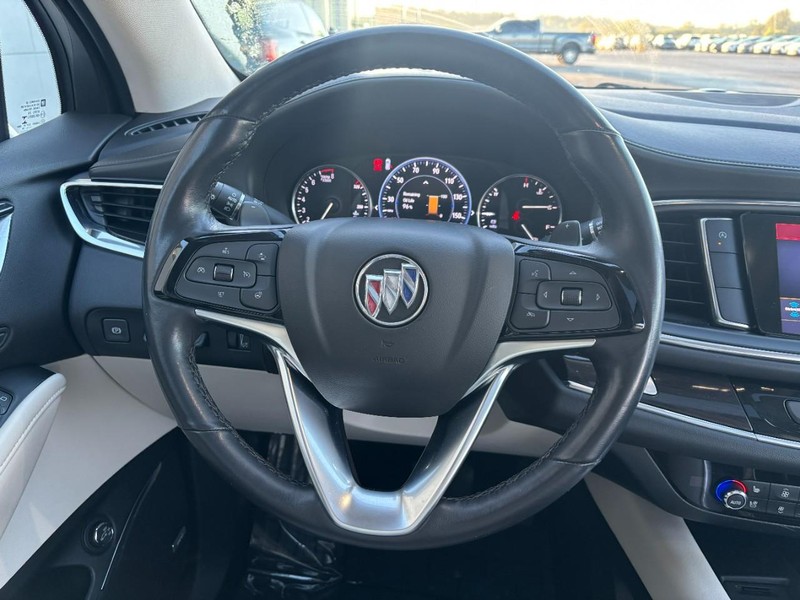 Buick Enclave Vehicle Full-screen Gallery Image 11