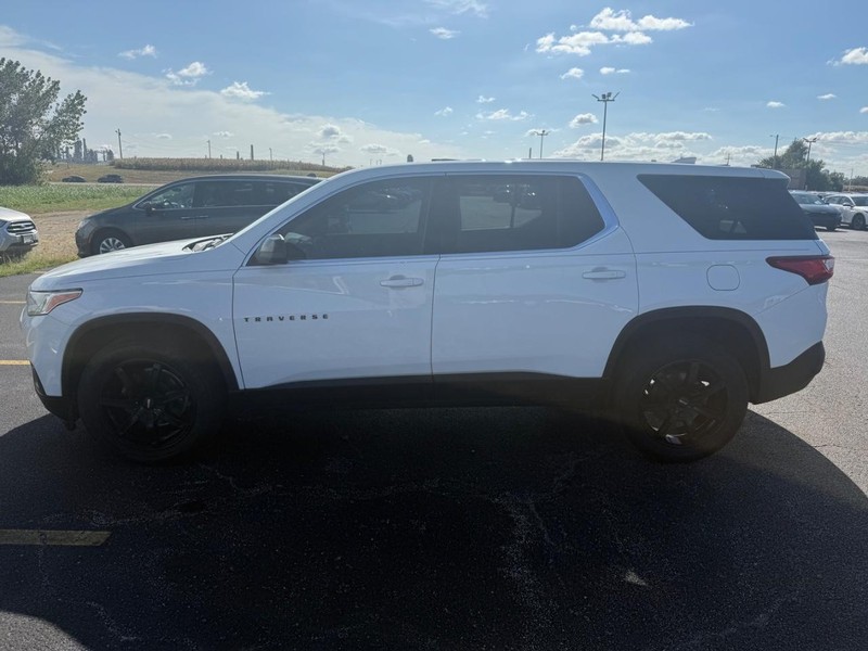 Chevrolet Traverse Vehicle Full-screen Gallery Image 04