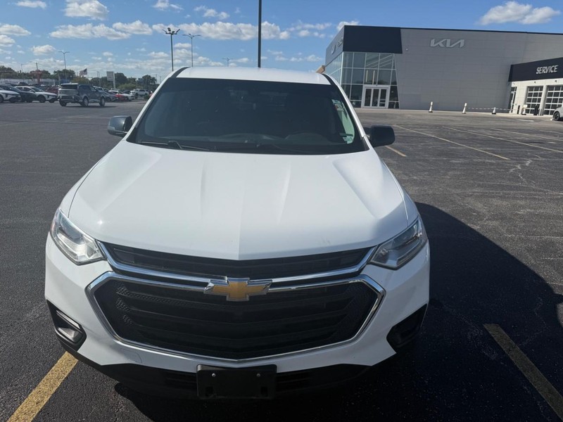 Chevrolet Traverse Vehicle Full-screen Gallery Image 06