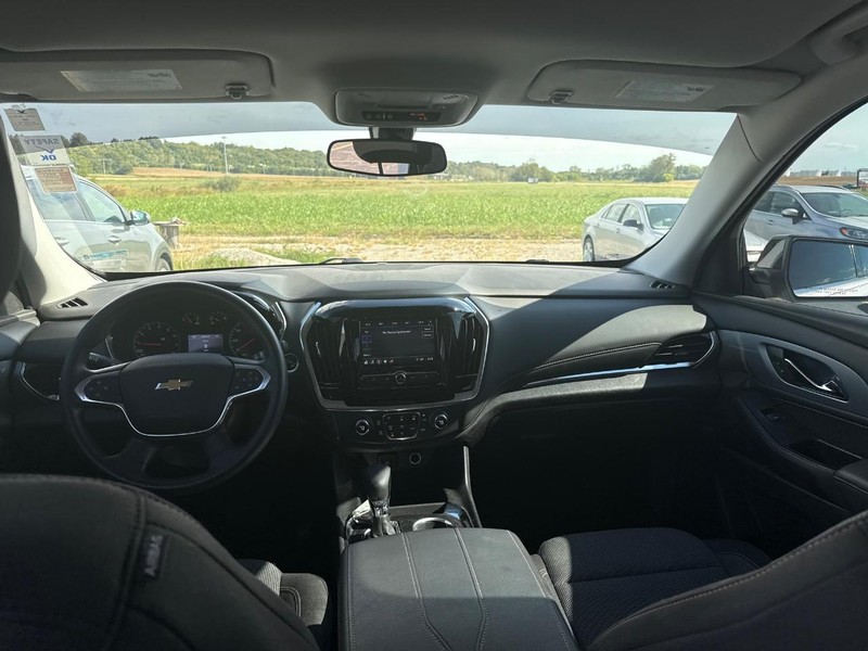 Chevrolet Traverse Vehicle Full-screen Gallery Image 07