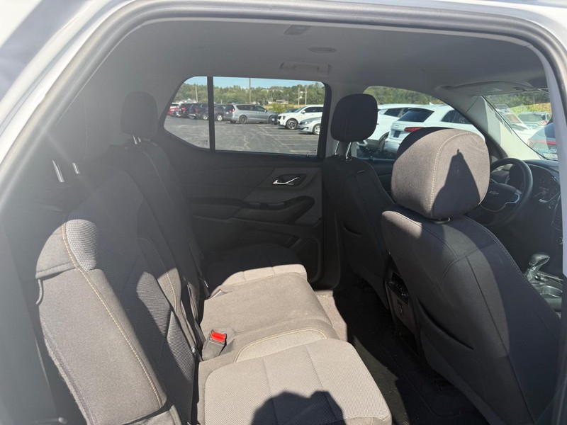 Chevrolet Traverse Vehicle Full-screen Gallery Image 10