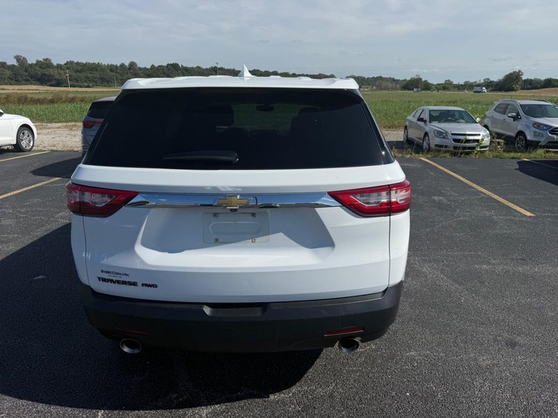 Chevrolet Traverse Vehicle Full-screen Gallery Image 12