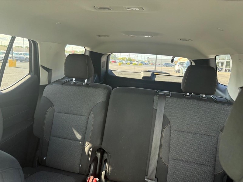 Chevrolet Traverse Vehicle Full-screen Gallery Image 15