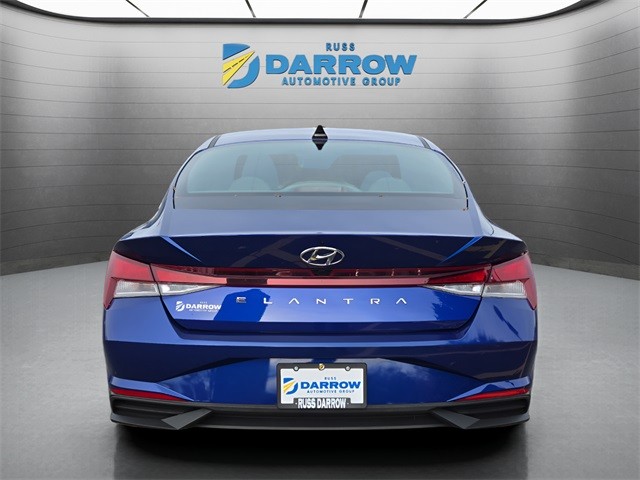 Hyundai Elantra Vehicle Full-screen Gallery Image 04