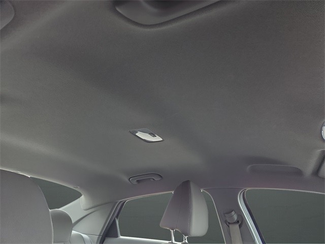 Hyundai Elantra Vehicle Full-screen Gallery Image 15