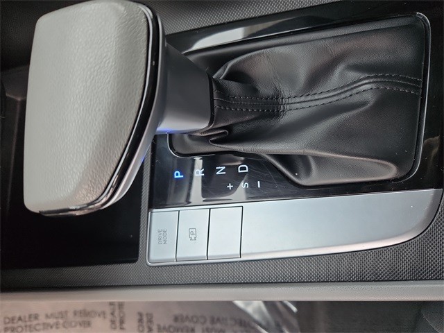 Hyundai Elantra Vehicle Full-screen Gallery Image 27