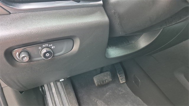 Chevrolet Traverse Vehicle Full-screen Gallery Image 16