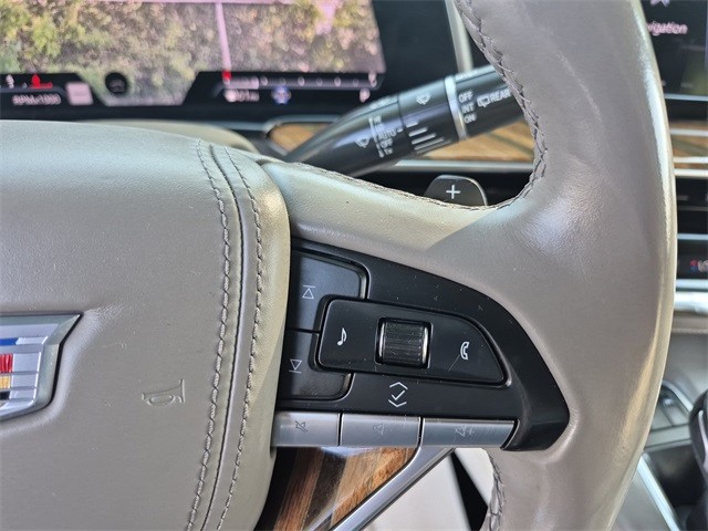 Cadillac Escalade Vehicle Full-screen Gallery Image 15