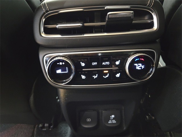 Genesis GV80 Vehicle Full-screen Gallery Image 17