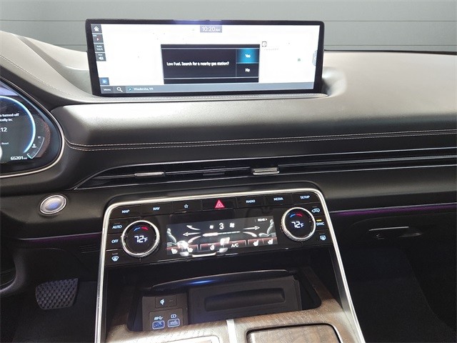 Genesis GV80 Vehicle Full-screen Gallery Image 21