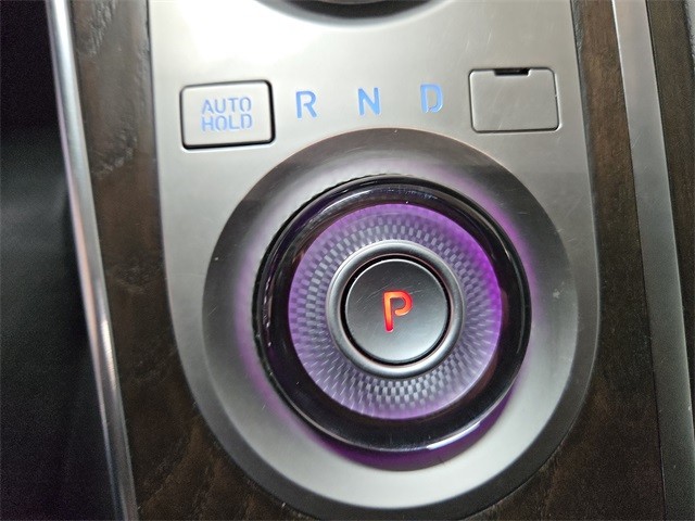 Genesis GV80 Vehicle Full-screen Gallery Image 26