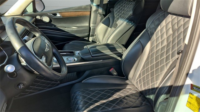 Genesis GV80 Vehicle Full-screen Gallery Image 36