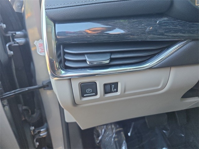 Cadillac XT4 Vehicle Full-screen Gallery Image 34