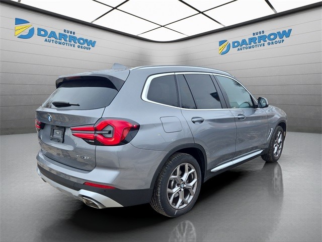 BMW X3 Vehicle Full-screen Gallery Image 06