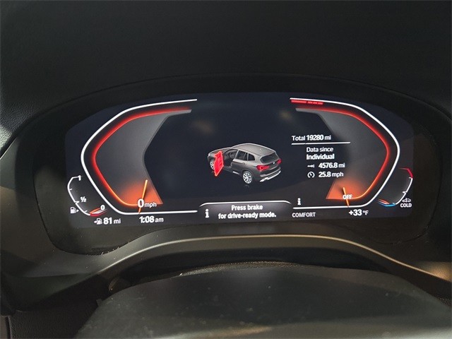 BMW X3 Vehicle Full-screen Gallery Image 13