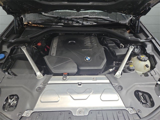 BMW X3 Vehicle Full-screen Gallery Image 22