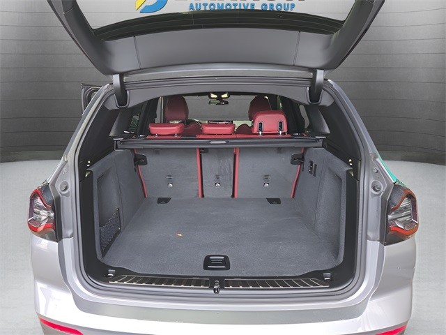 BMW X3 Vehicle Full-screen Gallery Image 31