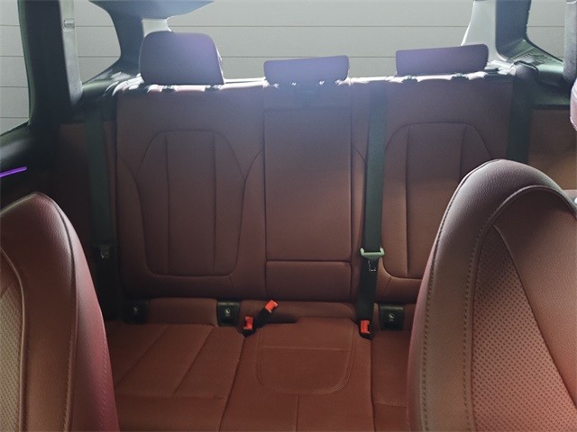 BMW X3 Vehicle Full-screen Gallery Image 40