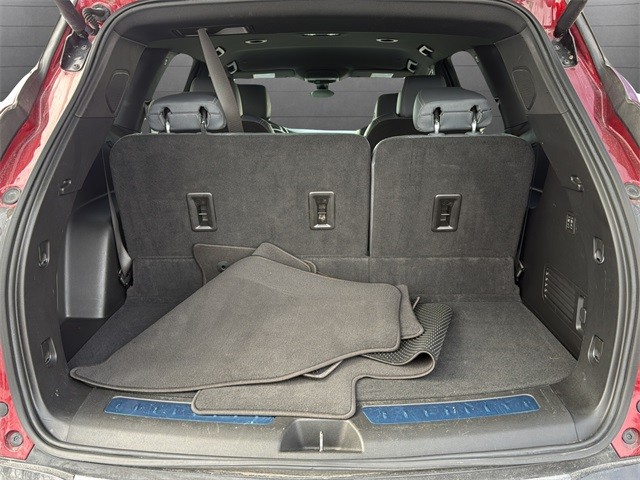 Buick Enclave Vehicle Full-screen Gallery Image 14