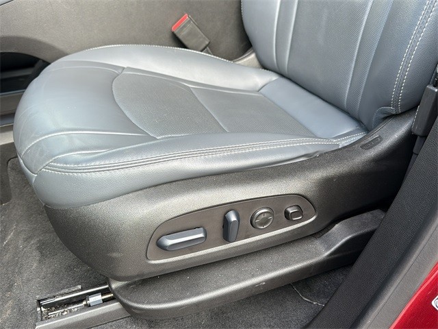 Buick Enclave Vehicle Full-screen Gallery Image 32