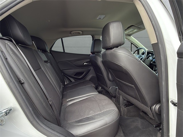 Buick Encore Vehicle Full-screen Gallery Image 12
