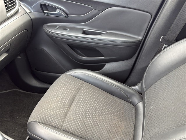 Buick Encore Vehicle Full-screen Gallery Image 26