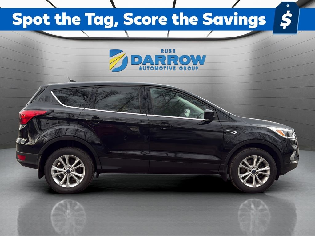 Ford Escape Vehicle Full-screen Gallery Image 06