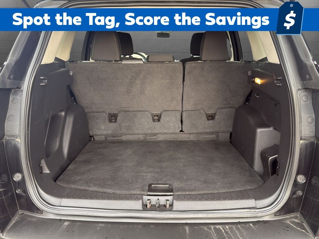 Ford Escape Vehicle Full-screen Gallery Image 12