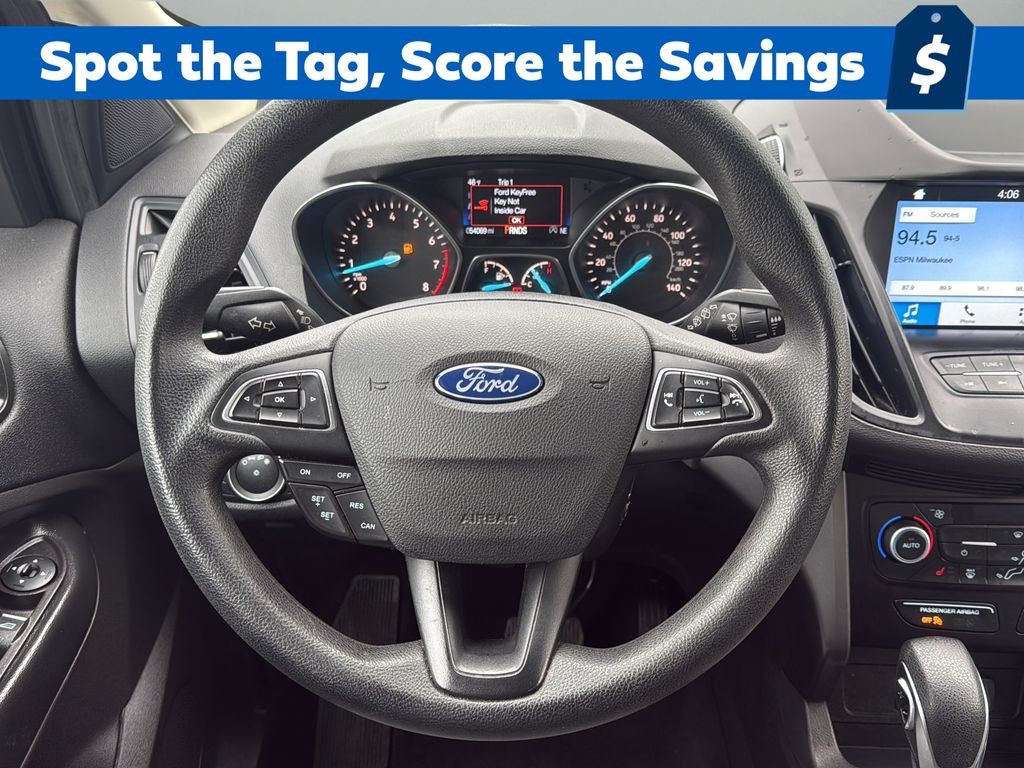 Ford Escape Vehicle Full-screen Gallery Image 16