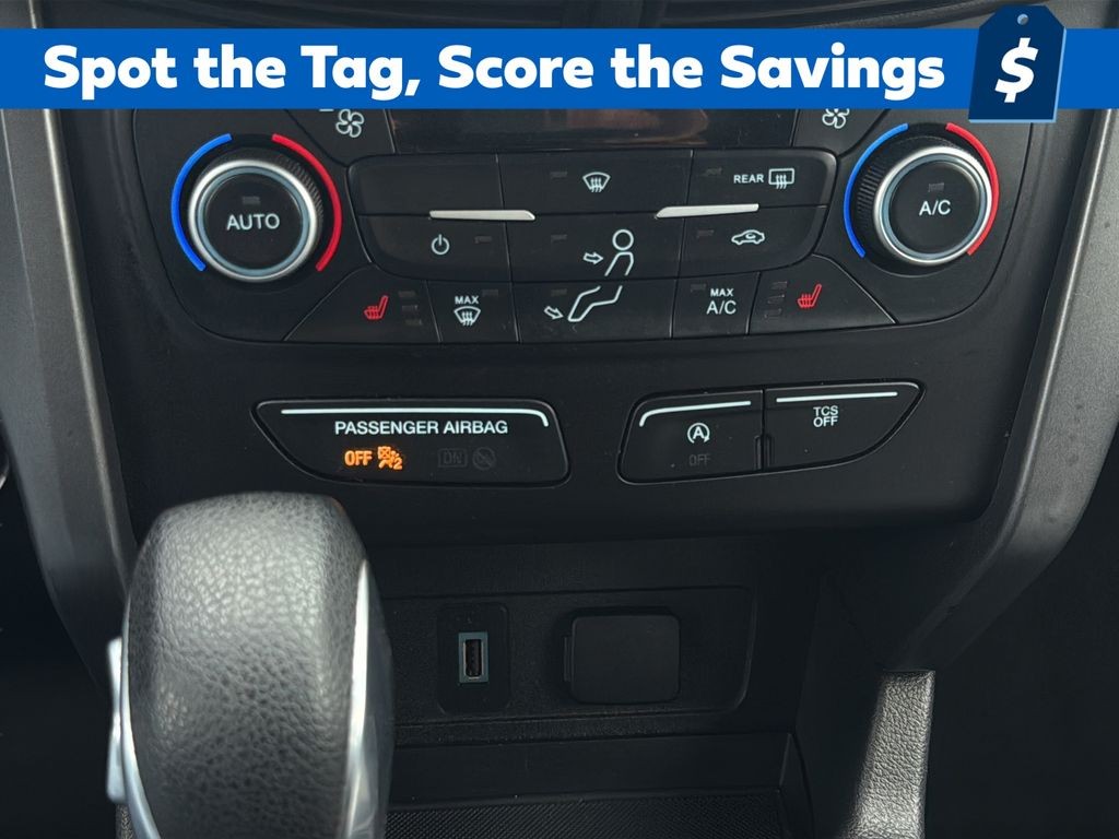 Ford Escape Vehicle Full-screen Gallery Image 21