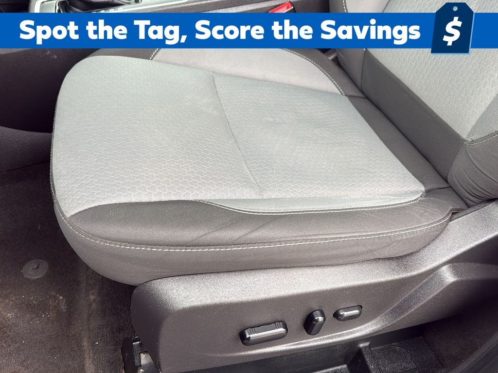 Ford Escape Vehicle Full-screen Gallery Image 26