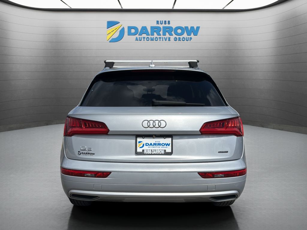 Audi Q5 Vehicle Full-screen Gallery Image 04