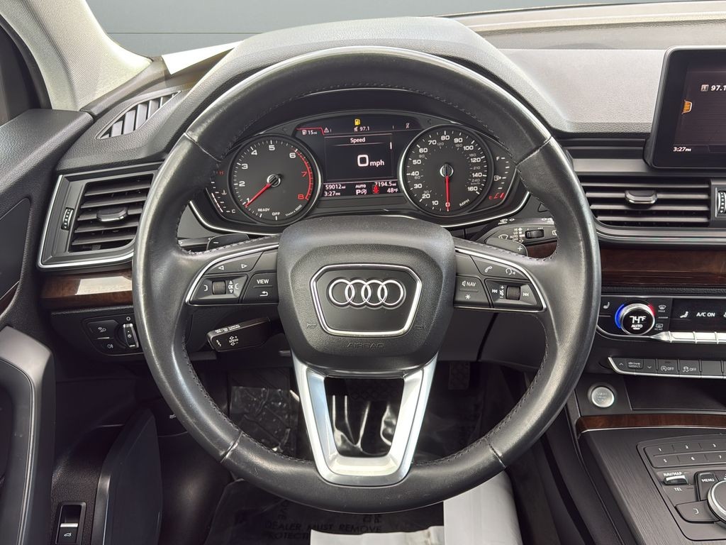Audi Q5 Vehicle Full-screen Gallery Image 16