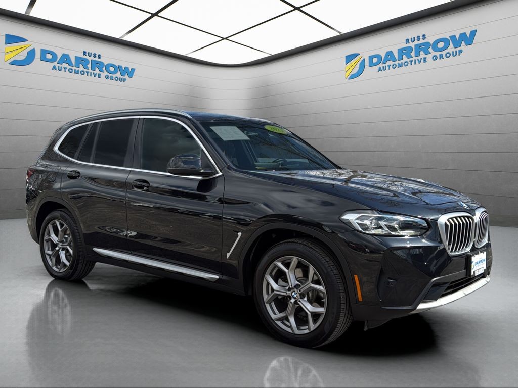 BMW X3 Vehicle Full-screen Gallery Image 07